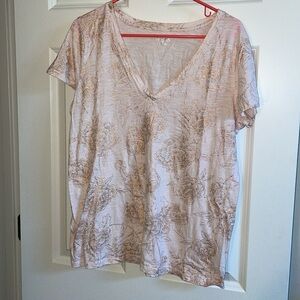 Light Pink/Champagne V-neck tee with shiny rose gold flower design